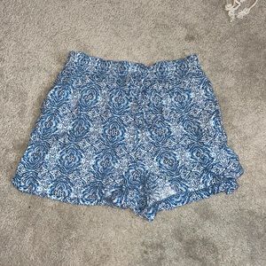 Flowy blue dress shorts. Size medium.